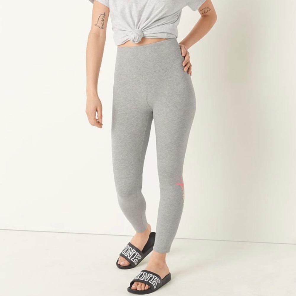 Vs PINK leggings.